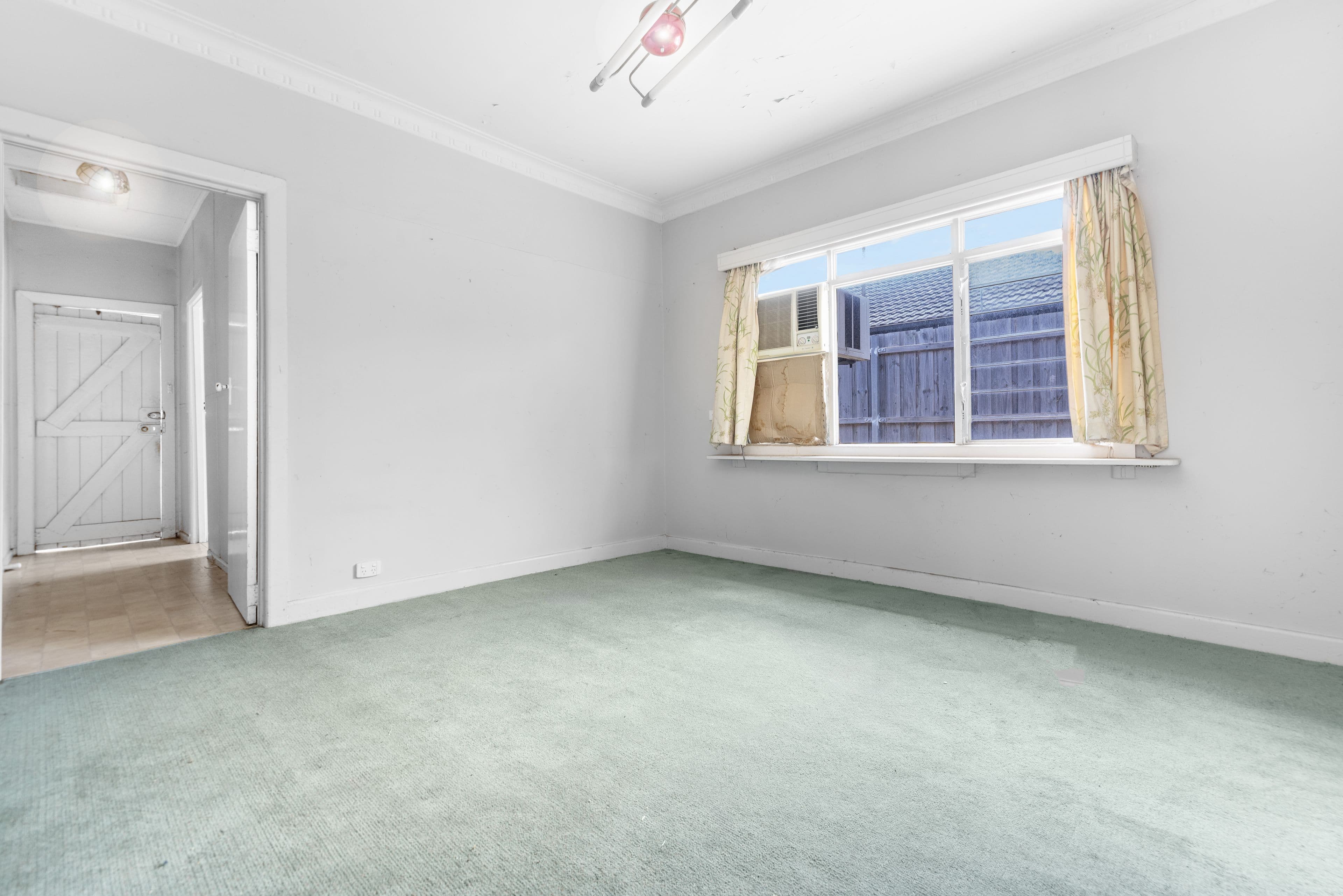 13 Robinsons Road, Seaford VIC 3198, Seaford - Thumbnail 2