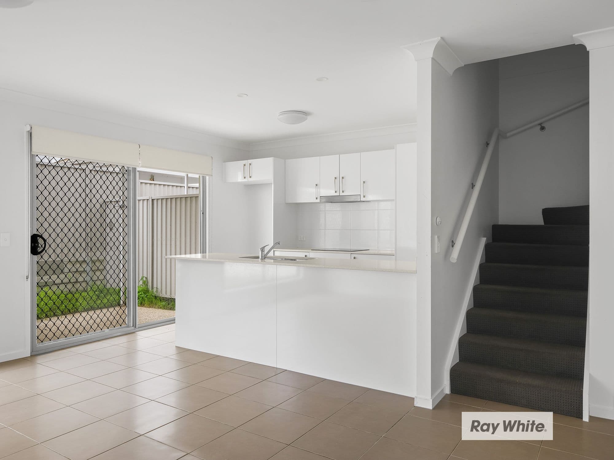 8 Whitehorse Road, Dakabin QLD 4503, Dakabin - Thumbnail 4