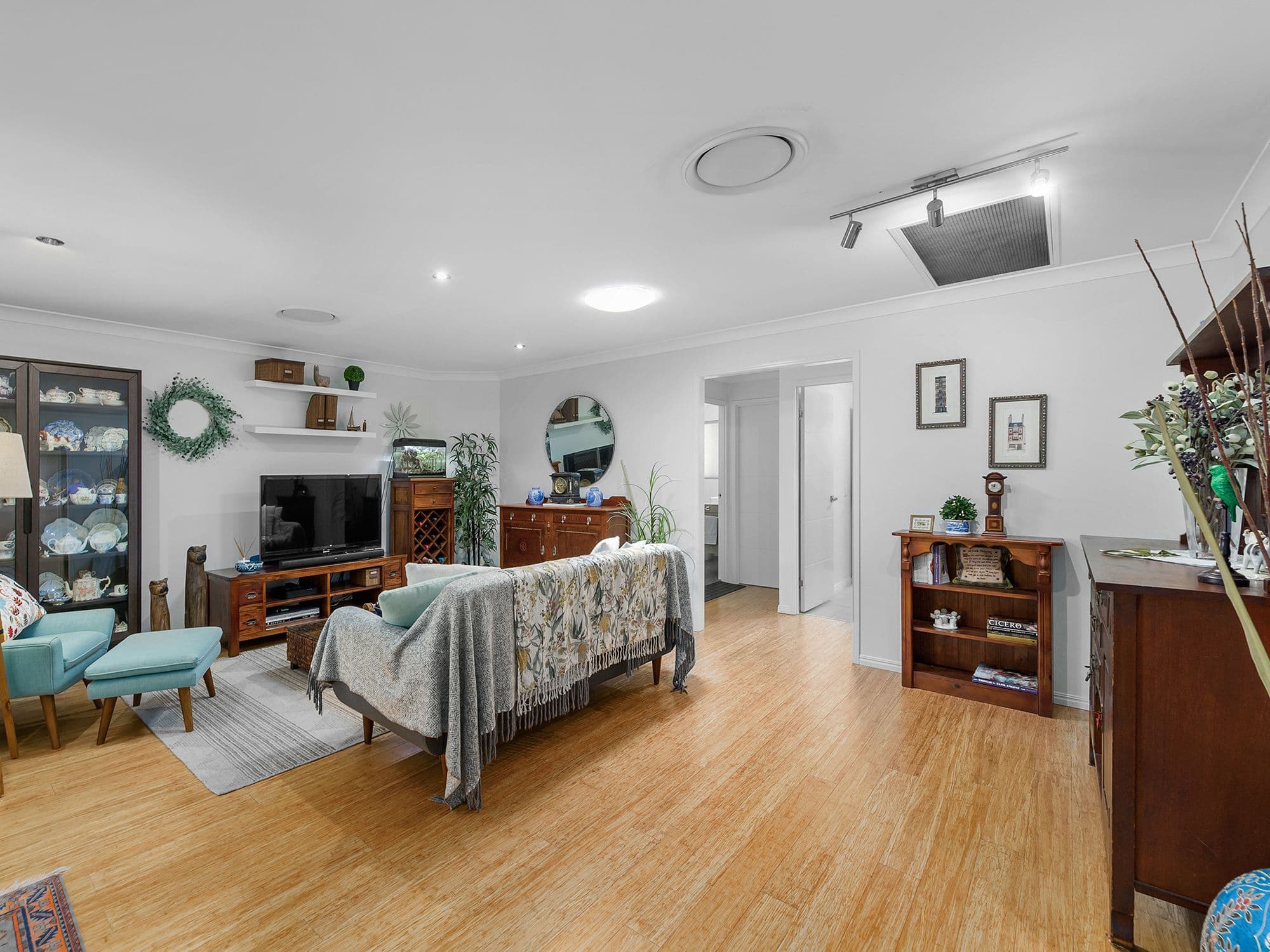 8 Myrtle Crescent, Bridgeman Downs QLD 4035, Bridgeman Downs - Thumbnail 8