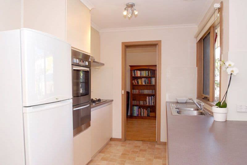 8  Trawalla Street, ASPENDALE GARDENS VIC 3195, Aspendale Gardens - Thumbnail 4