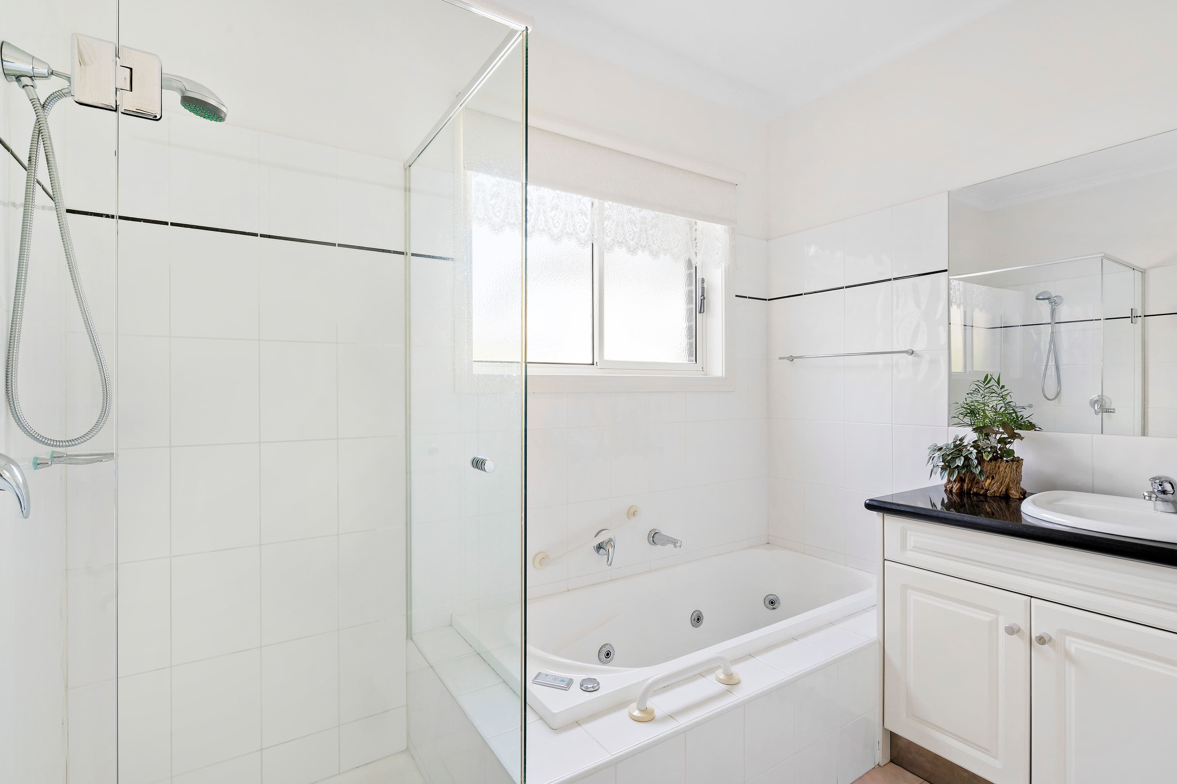 3 Mudgee Court, Chadstone VIC 3148, Chadstone - Thumbnail 7