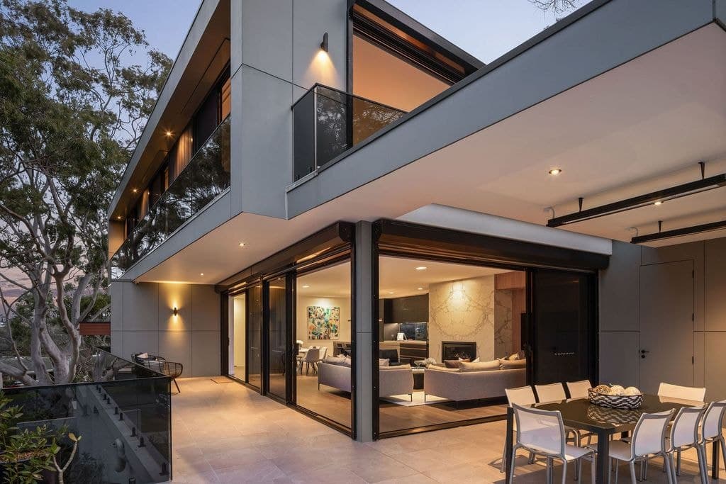 34 Rembrandt Drive, Middle Cove - Thumbnail 4