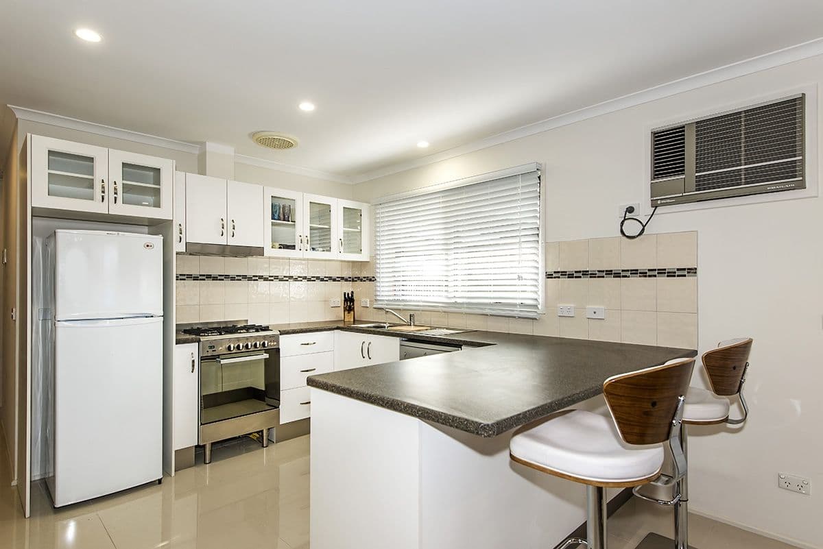 31 Romano Avenue, Mill Park VIC 3082, Mill Park - Thumbnail 2