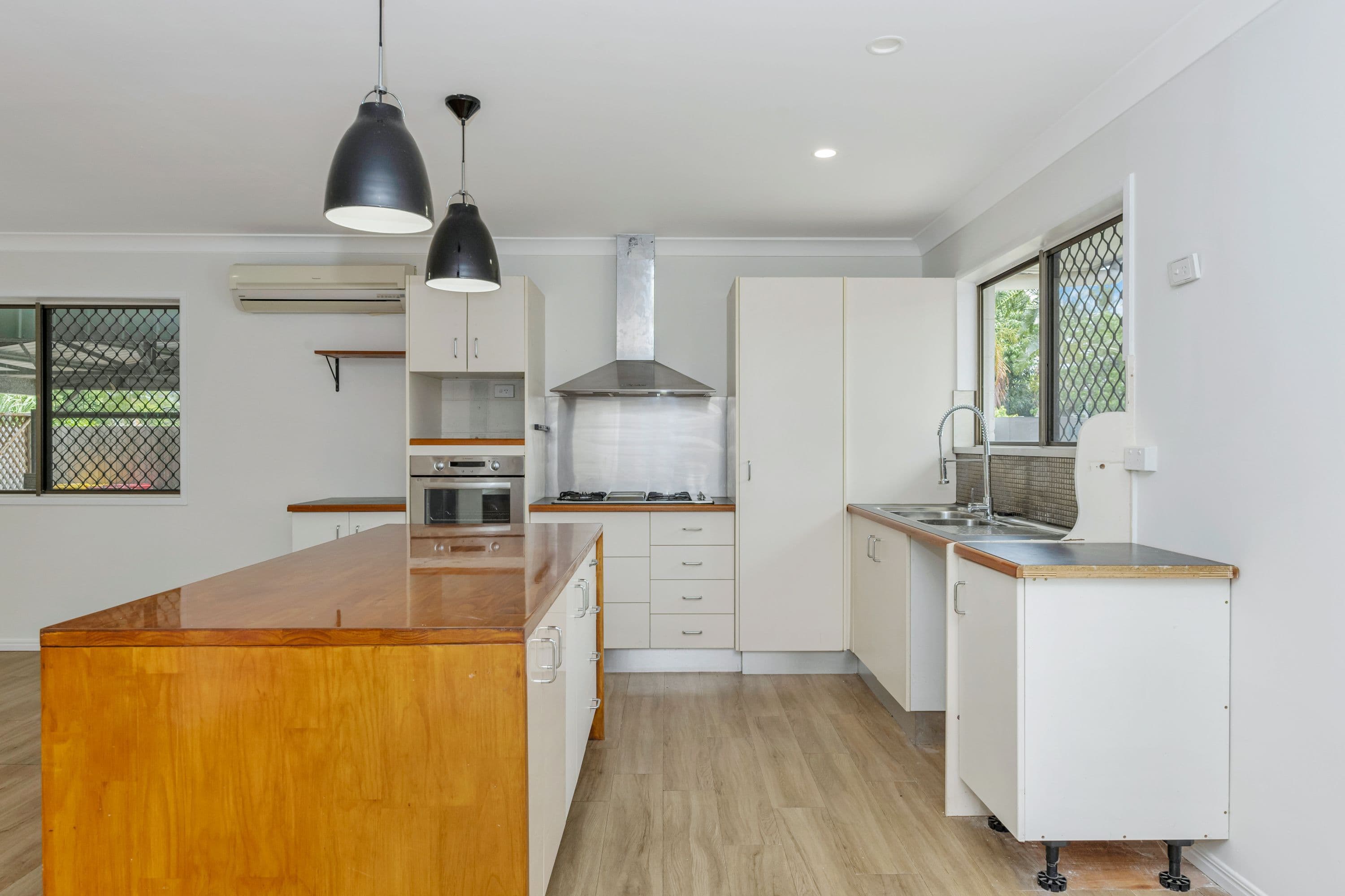 7 Ryrie Crescent, Rasmussen QLD 4815, Rasmussen - Thumbnail 4