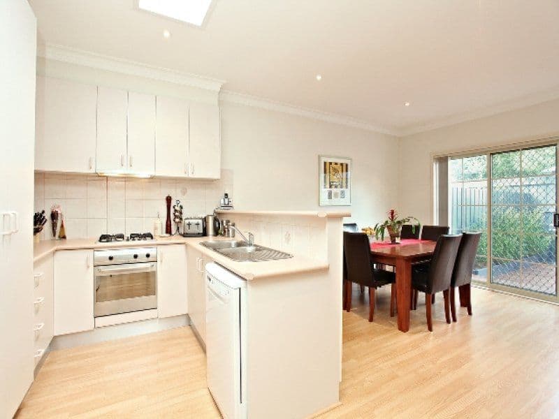 16 Therese Avenue, MOUNT WAVERLEY VIC 3149, Mount Waverley - Thumbnail 3