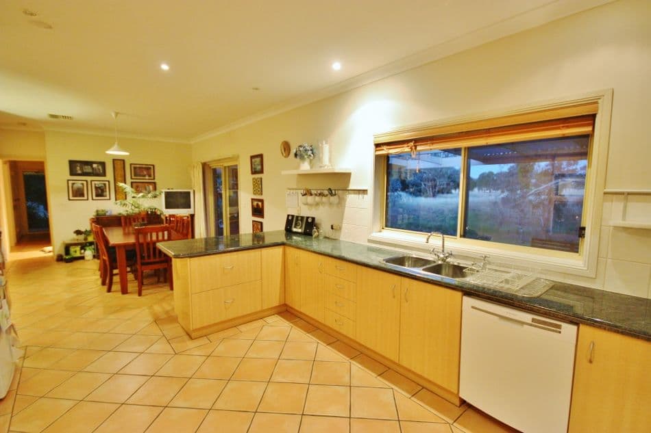 49 McMillans Road, YOUNG NSW 2594, Young - Thumbnail 6