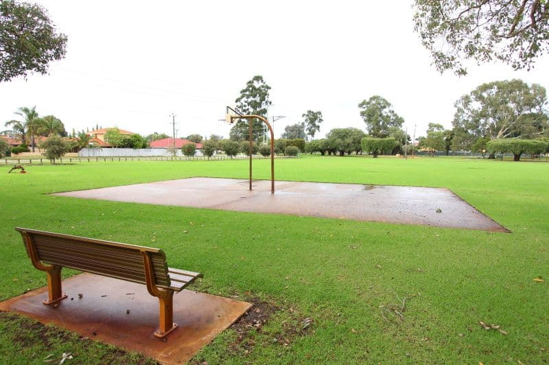 37 Peachey Avenue, KEWDALE WA 6105, Kewdale - Thumbnail 2