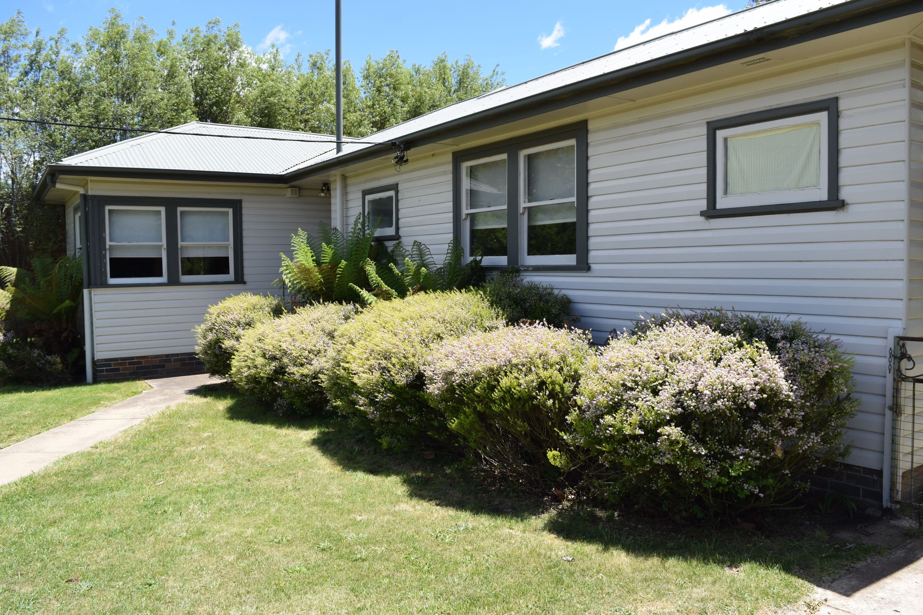 23 Ebor Road, Guyra NSW 2365, Guyra - Image 1