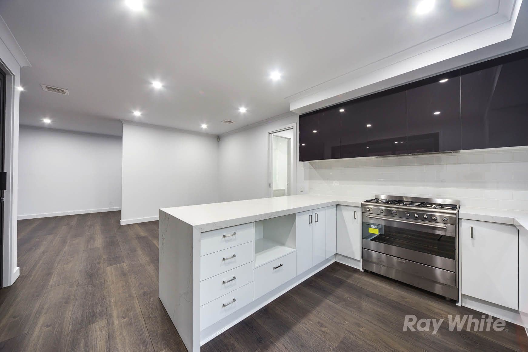 5 Howell Drive, Mount Waverley VIC 3149, Mount Waverley - Thumbnail 2