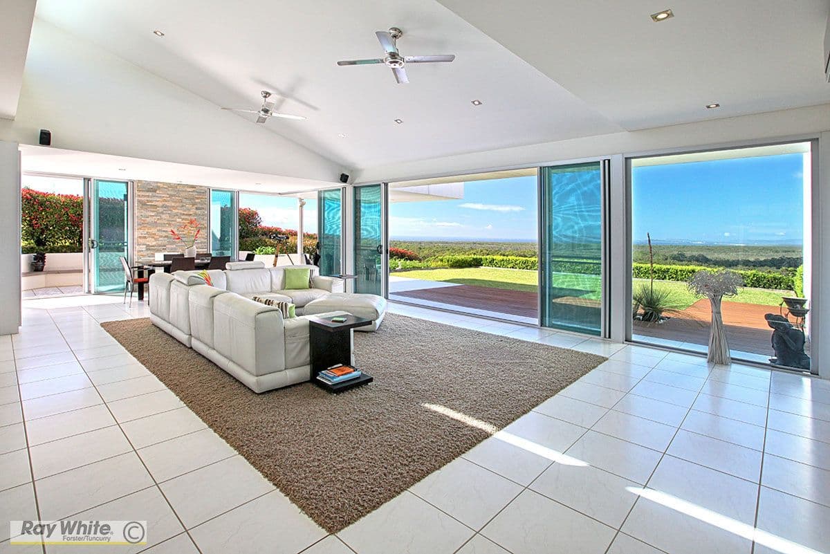 24 Coastal View Drive, Tallwoods Village - Thumbnail 2