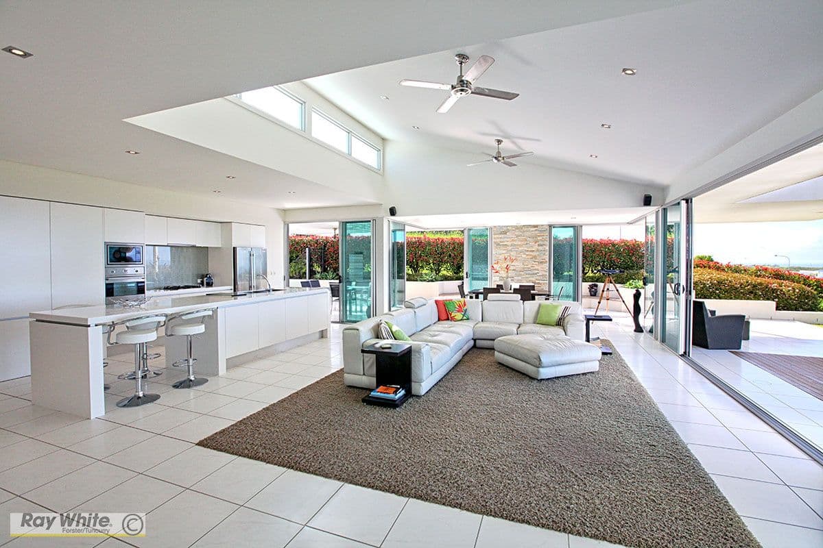 24 Coastal View Drive, Tallwoods Village - Thumbnail 3