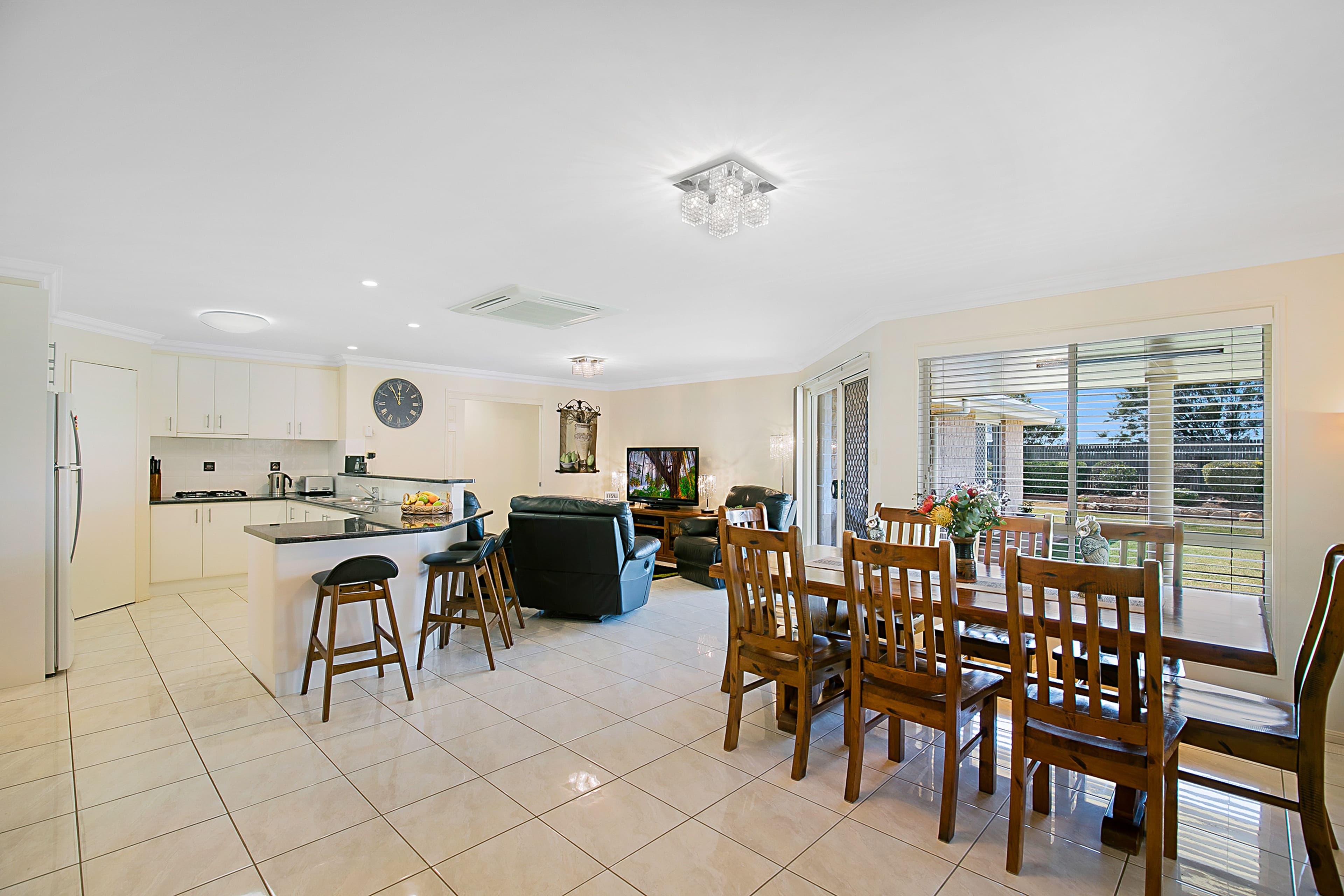 14 Nioka Drive, Highfields QLD 4352, Highfields - Thumbnail 2