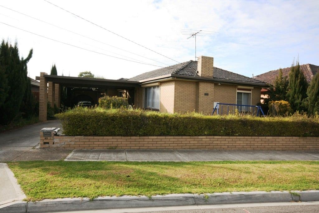 28 Chelmsford Crescent, ST ALBANS VIC 3021, St Albans - Image 1