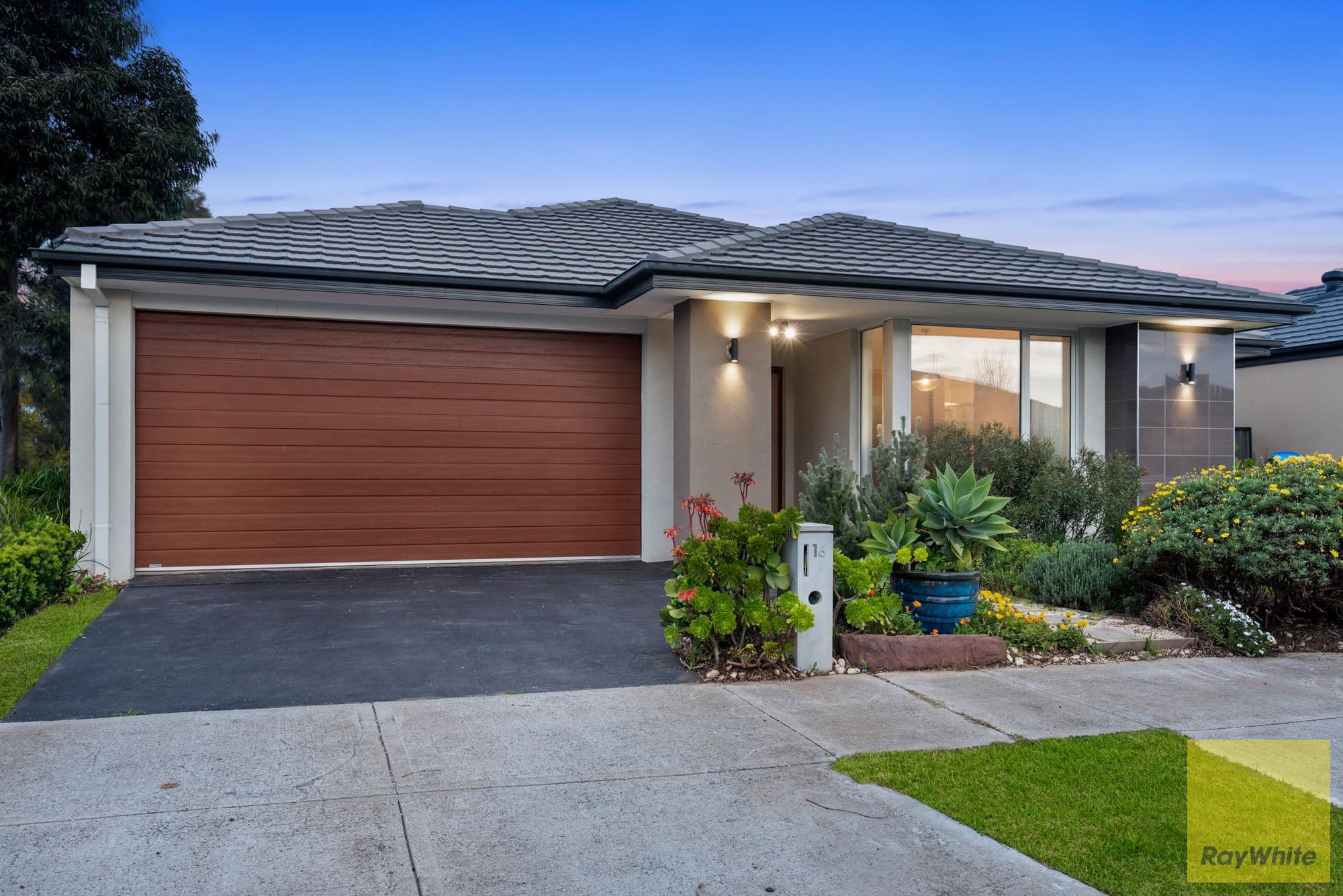16 Larnook Crescent, Truganina VIC 3029, Truganina - Image 1