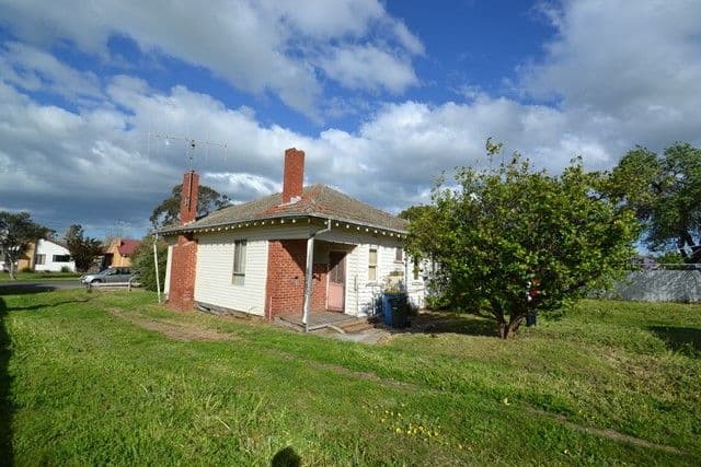 7 Callen Street, SEYMOUR VIC 3660, Seymour - Thumbnail 2