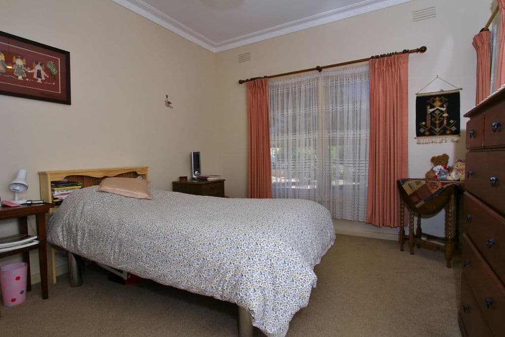 32 Ebden Street, Heathcote VIC 3523, Heathcote - Thumbnail 6