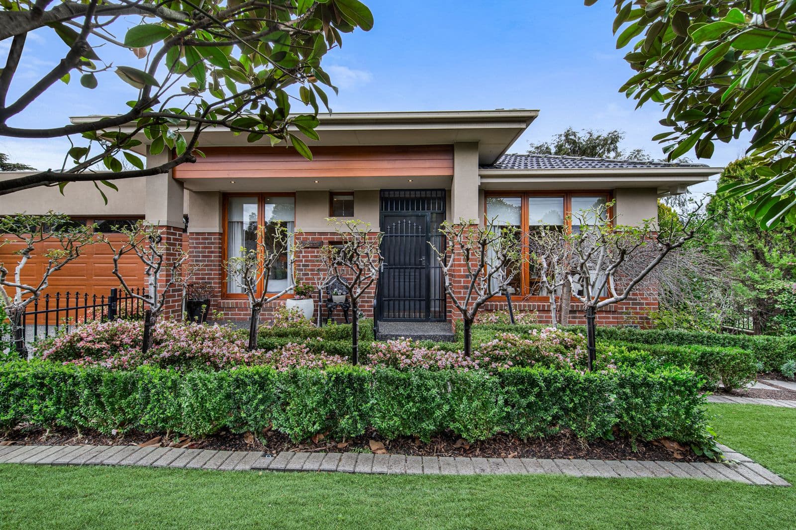 2 Arthurson Street, Mount Waverley VIC 3149, Mount Waverley - Thumbnail 2