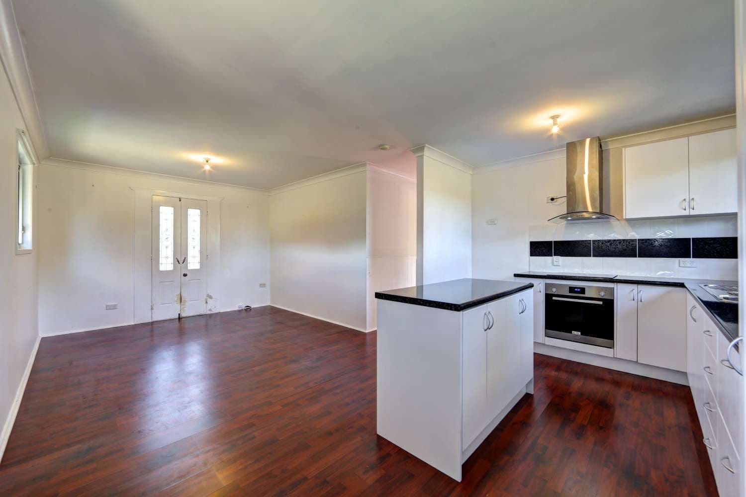 7 Duffy Street, BURNETT HEADS QLD 4670, Burnett Heads - Thumbnail 2