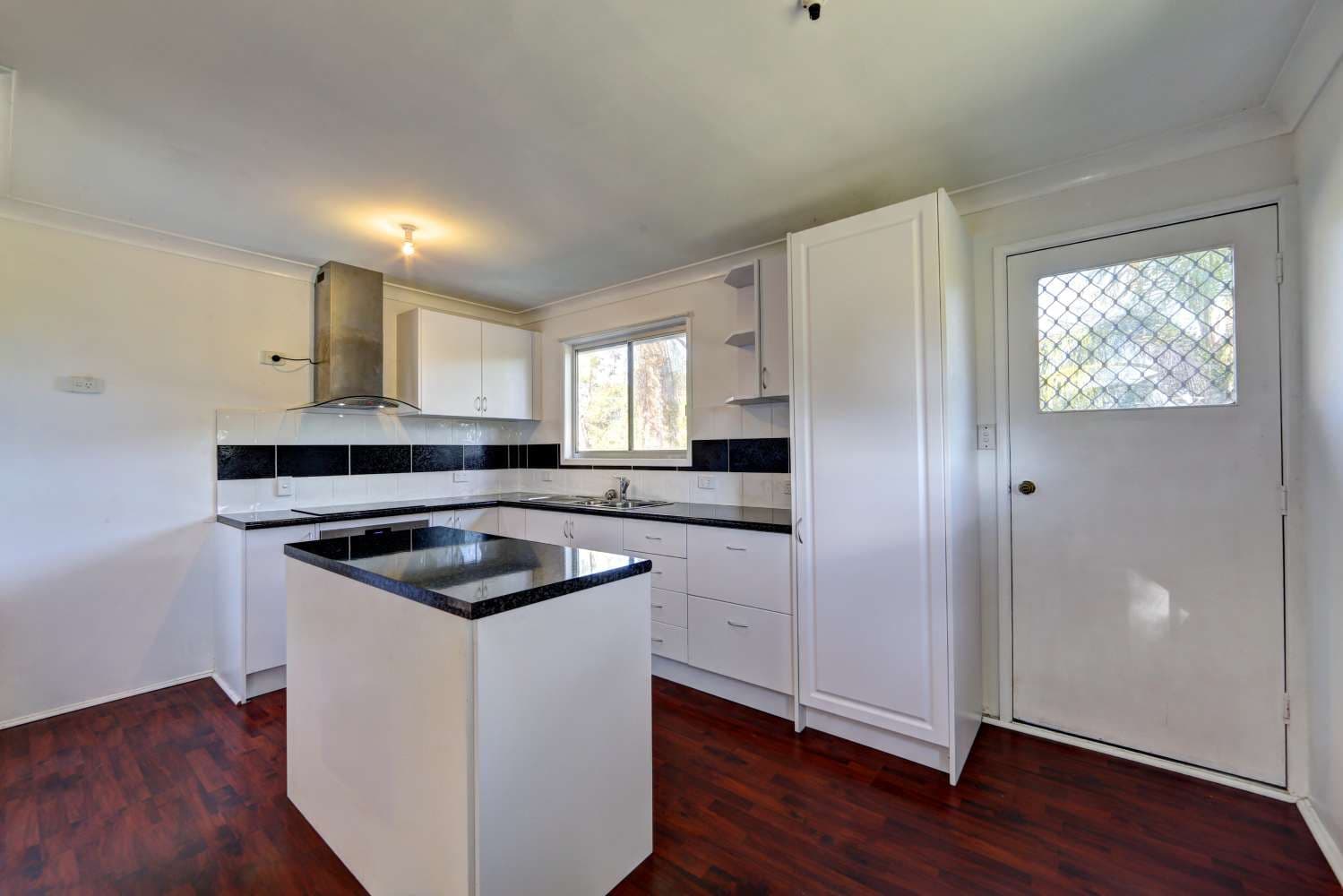 7 Duffy Street, BURNETT HEADS QLD 4670, Burnett Heads - Thumbnail 4