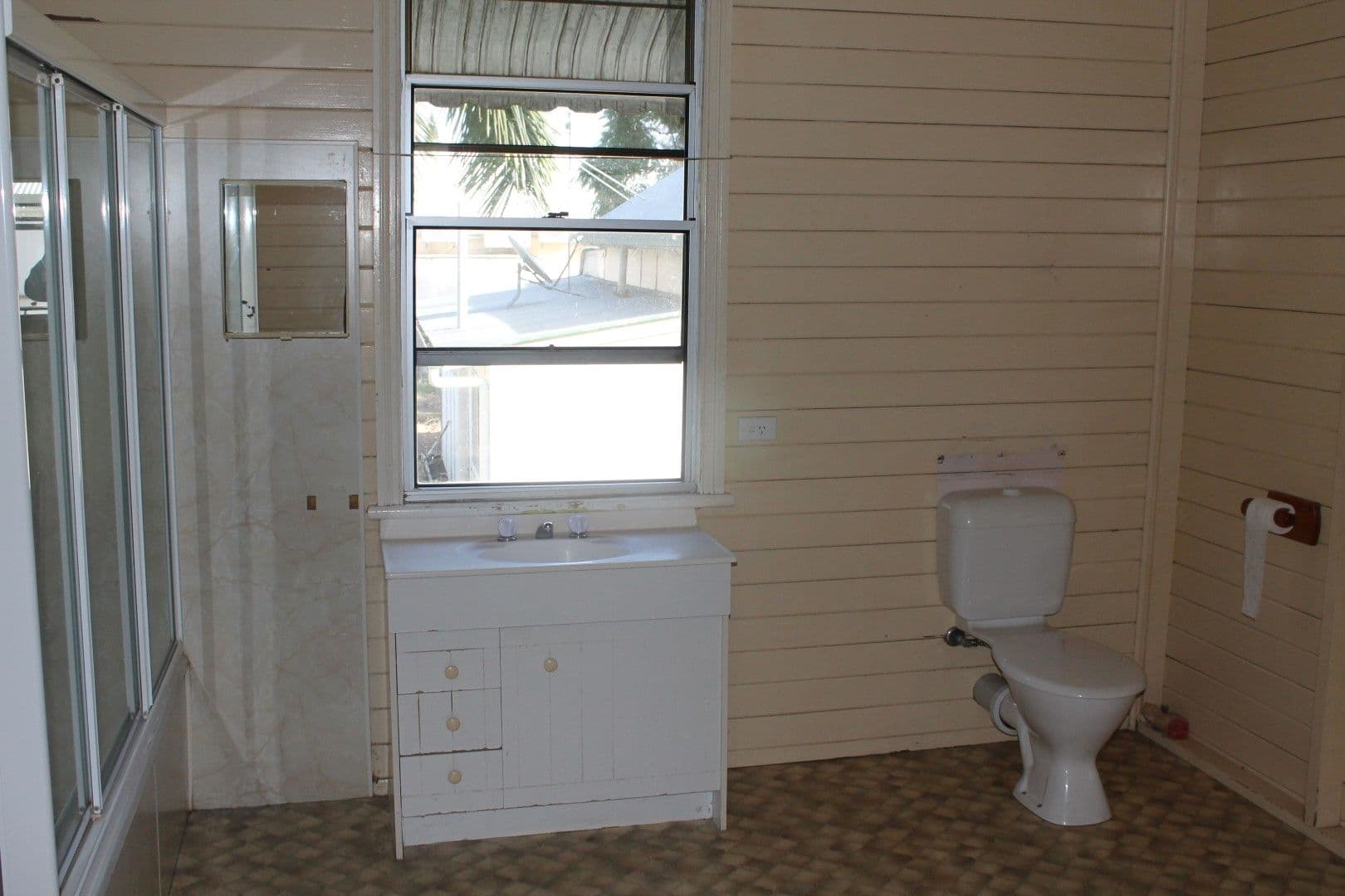 86 Gavin Street, BUNDABERG NORTH QLD 4670, Bundaberg North - Thumbnail 2