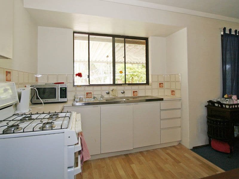 815 Armadale Road, FORRESTDALE WA 6112, Forrestdale - Thumbnail 4