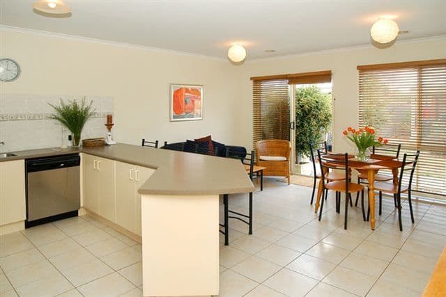 10 Corona Place, ROXBURGH PARK VIC 3064, Roxburgh Park - Thumbnail 5