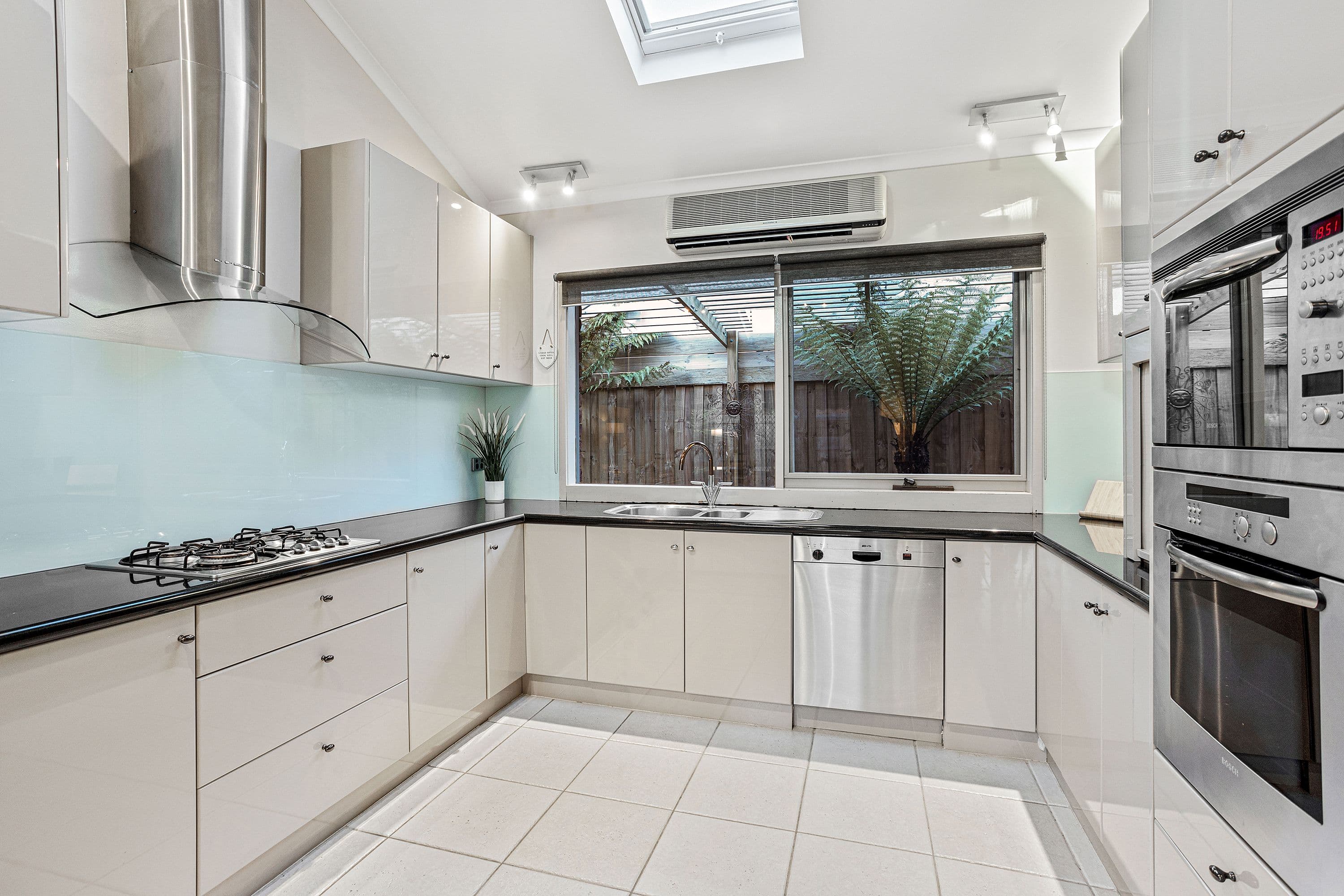 17 Severn Crescent, Rowville VIC 3178, Rowville - Thumbnail 4