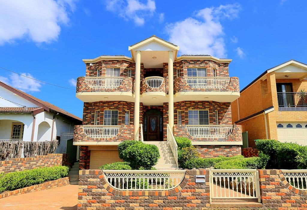 9 Pentland Avenue, Roselands - Image 1