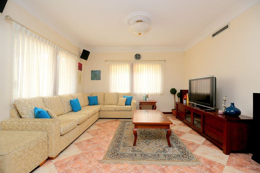 9 Pentland Avenue, Roselands - Thumbnail 4