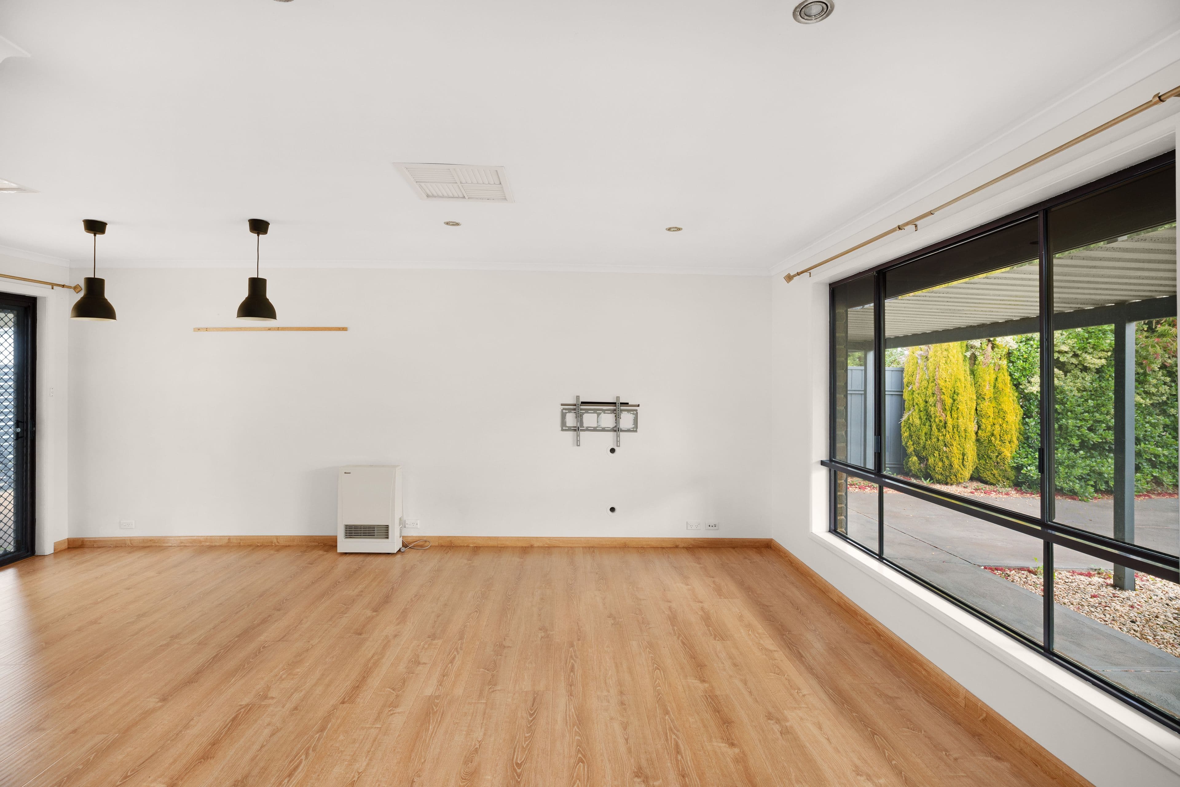 28 Julia Crescent, Woodcroft SA 5162, Woodcroft - Thumbnail 2