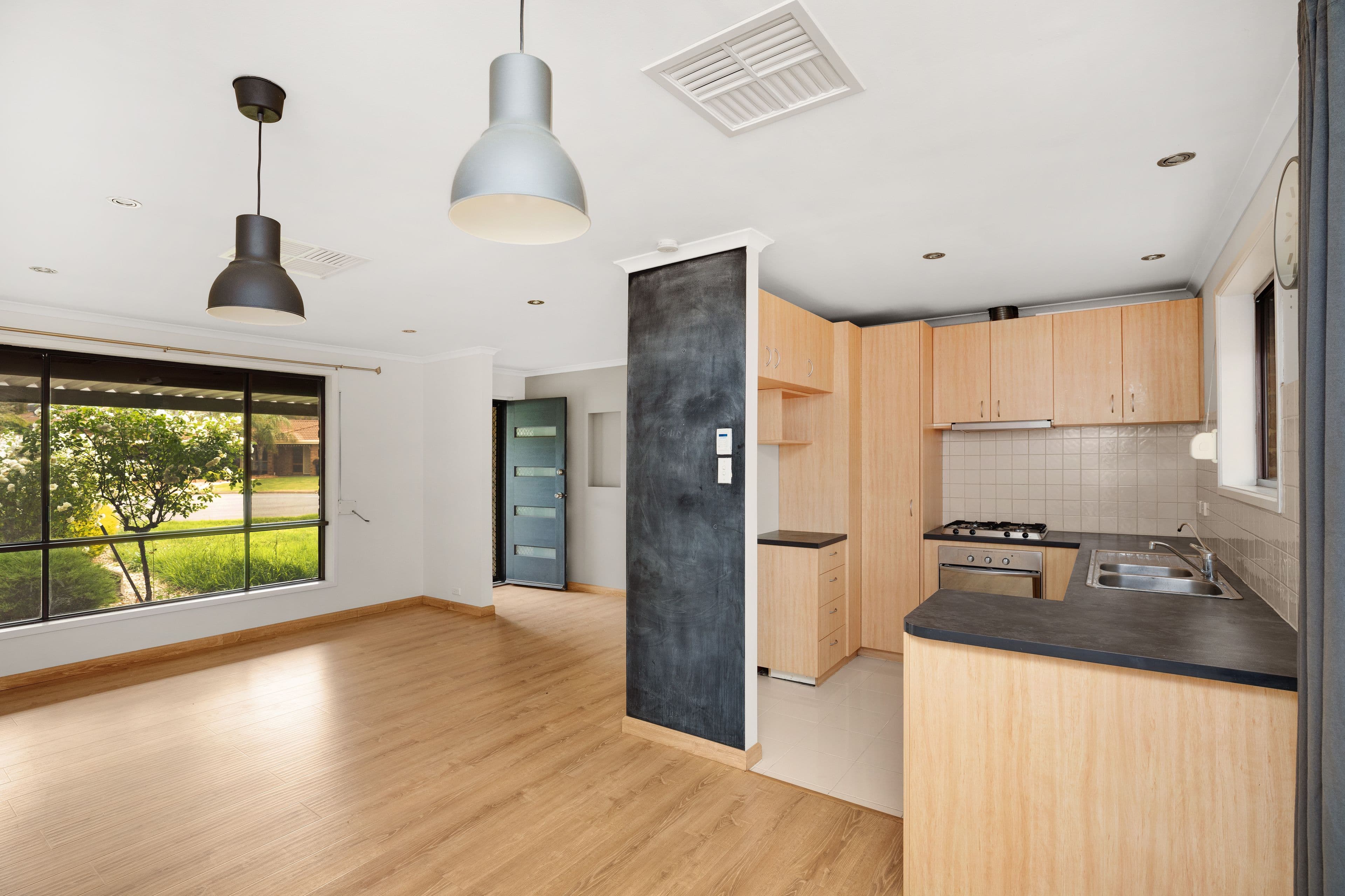 28 Julia Crescent, Woodcroft SA 5162, Woodcroft - Thumbnail 3