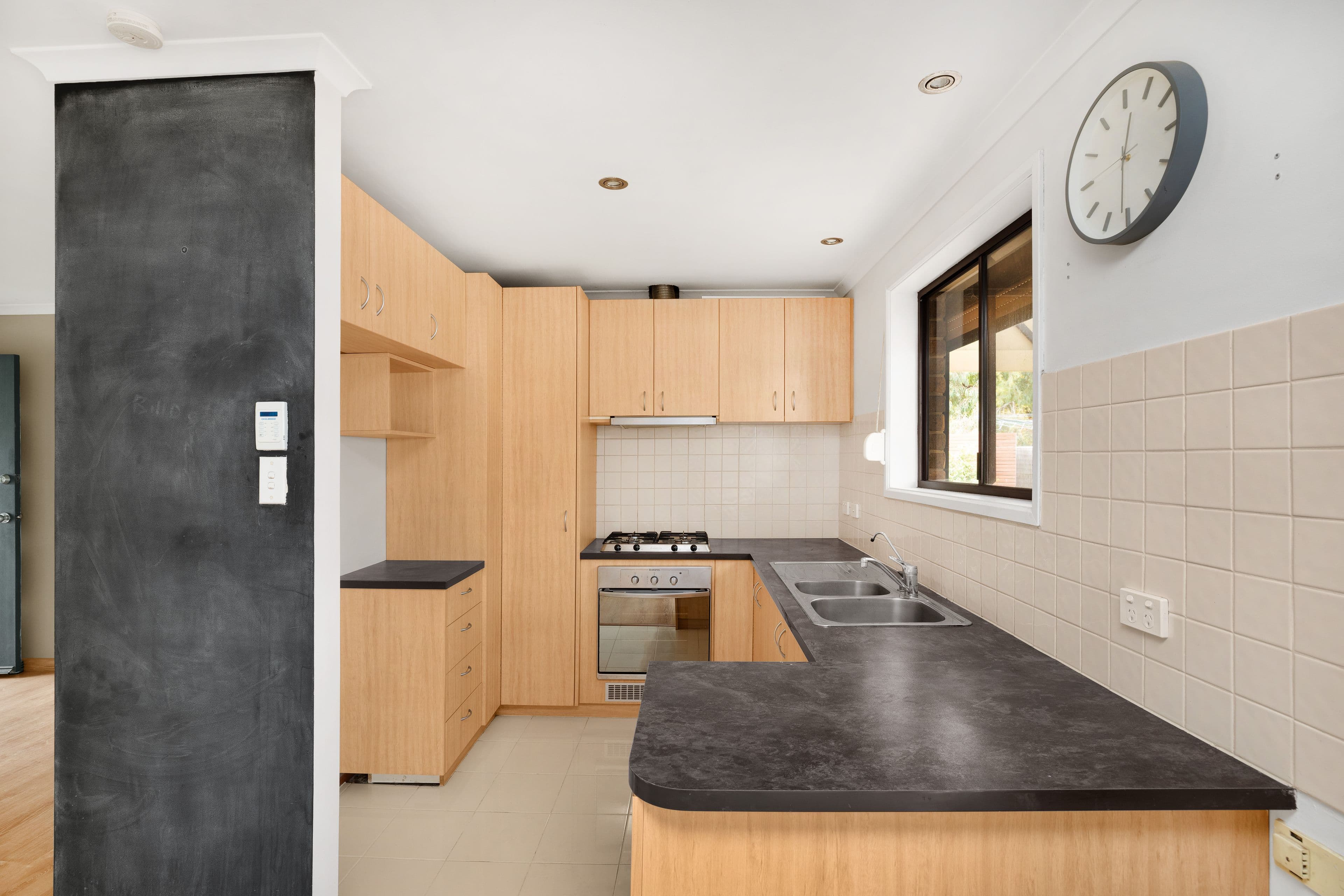 28 Julia Crescent, Woodcroft SA 5162, Woodcroft - Thumbnail 4