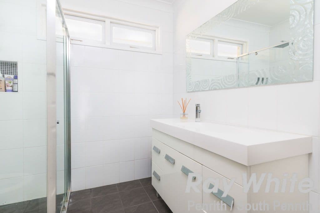 24 Elliott Street, Kingswood - Thumbnail 7