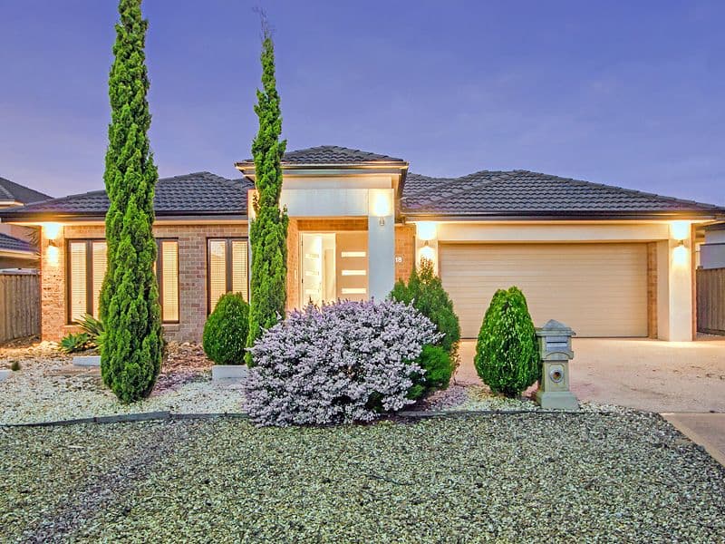 18 Boathouse Place, Sanctuary Lakes VIC 3030, Sanctuary Lakes - Image 1