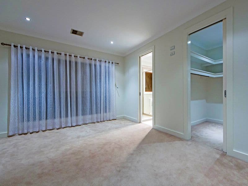 18 Boathouse Place, Sanctuary Lakes VIC 3030, Sanctuary Lakes - Thumbnail 4