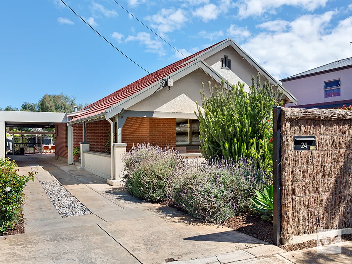 24 Bray Avenue, Semaphore Park - Image 1