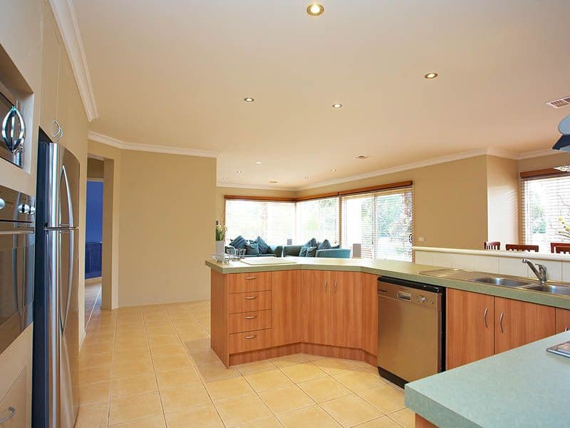 28 Bonnieview  Court, WANDONG VIC 3758, Wandong - Thumbnail 3