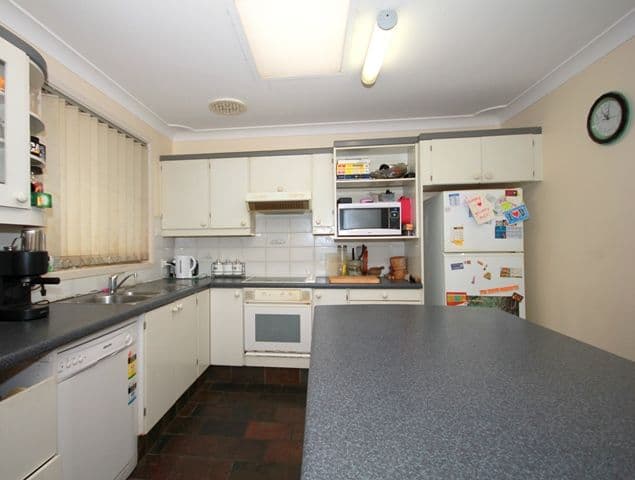 21 Lurnea Avenue, GEORGES HALL NSW 2198, Georges Hall - Thumbnail 3