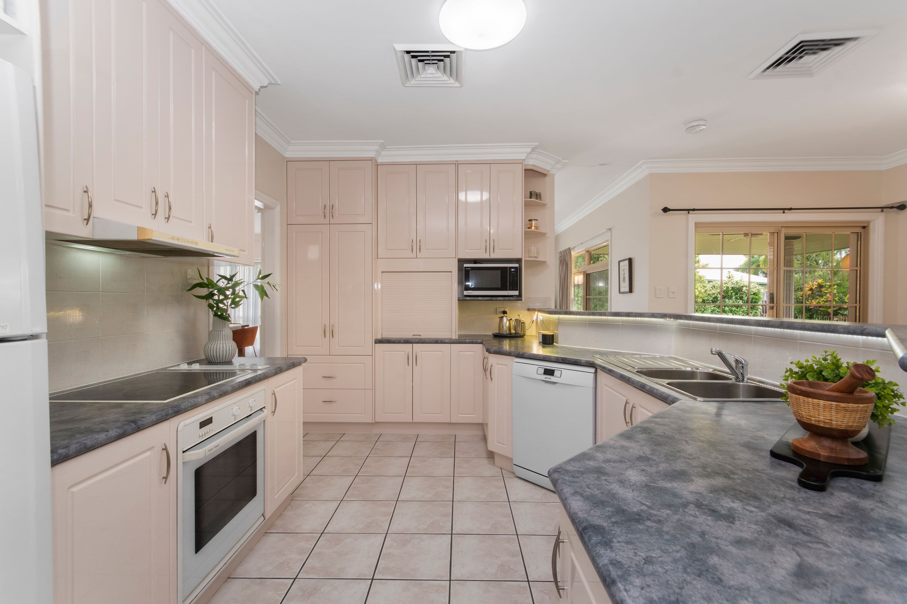 2 Strathmore Court, Annandale QLD 4814, Annandale - Thumbnail 3