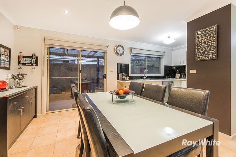 7 Calais Circuit, Cranbourne West VIC 3977, Cranbourne West - Thumbnail 3