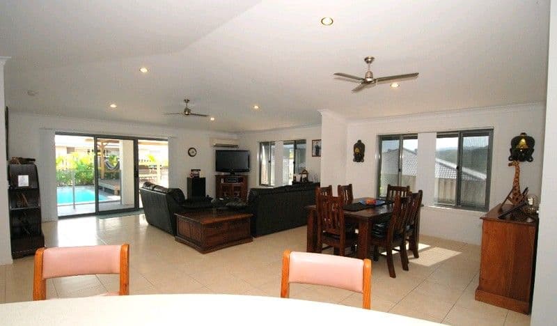 33 Gerard Street, PACIFIC PINES QLD 4211, Pacific Pines - Thumbnail 3