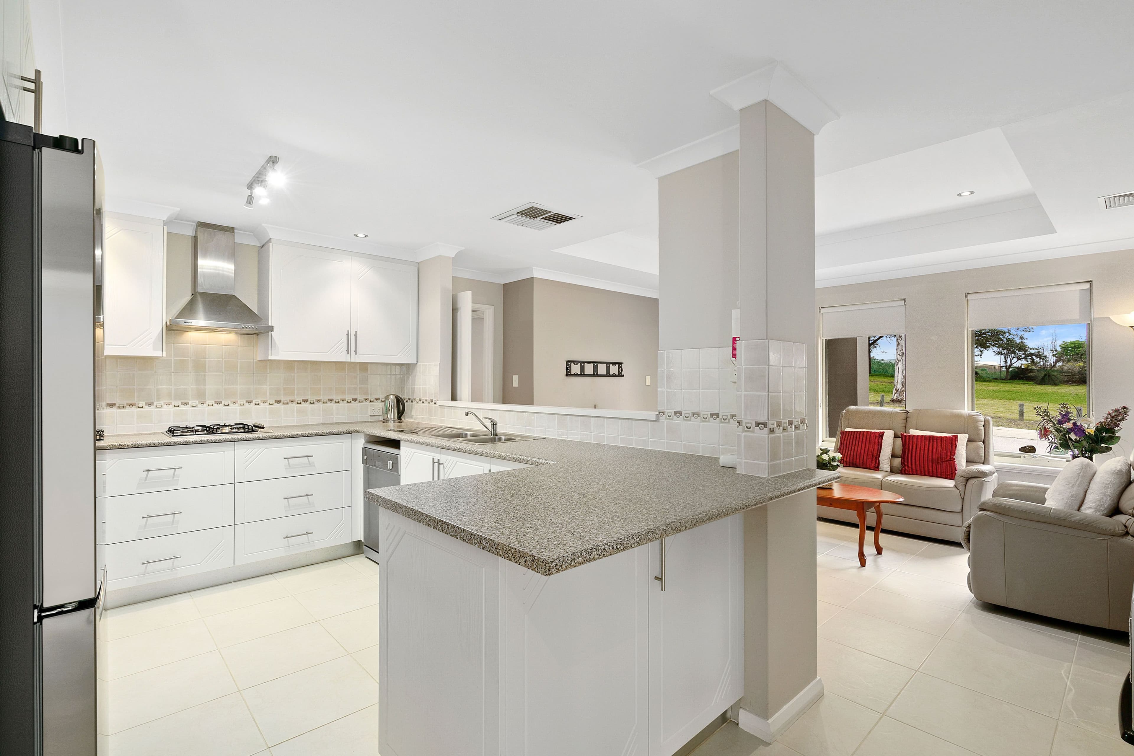 21 Portchester Drive, Darch WA 6065, Darch - Thumbnail 4