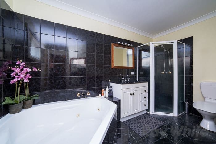 1 Loderi Close, Warabrook NSW 2304, Warabrook - Thumbnail 4