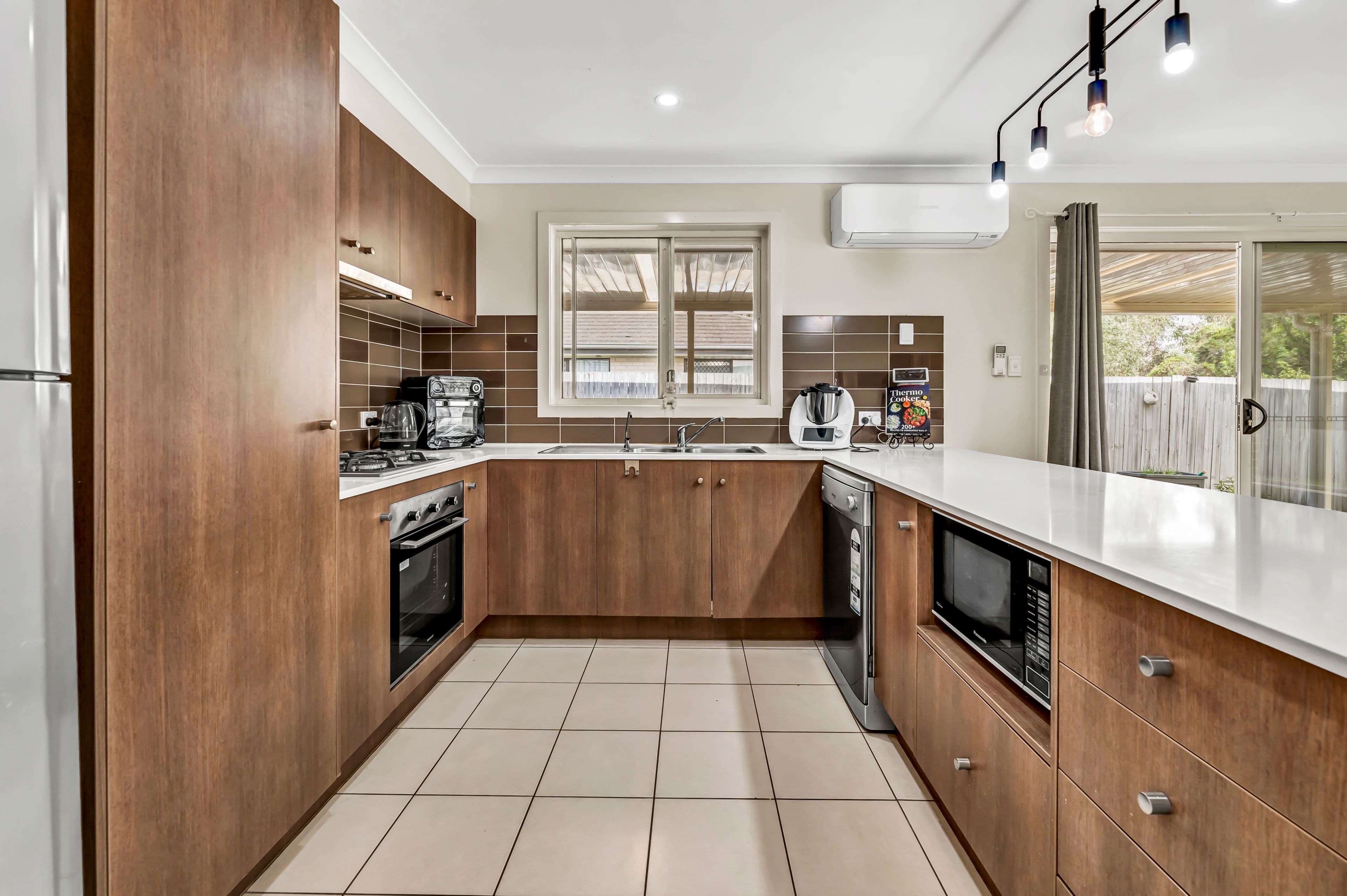 11 Labassa Avenue, Pimpama QLD 4209, Pimpama - Thumbnail 2