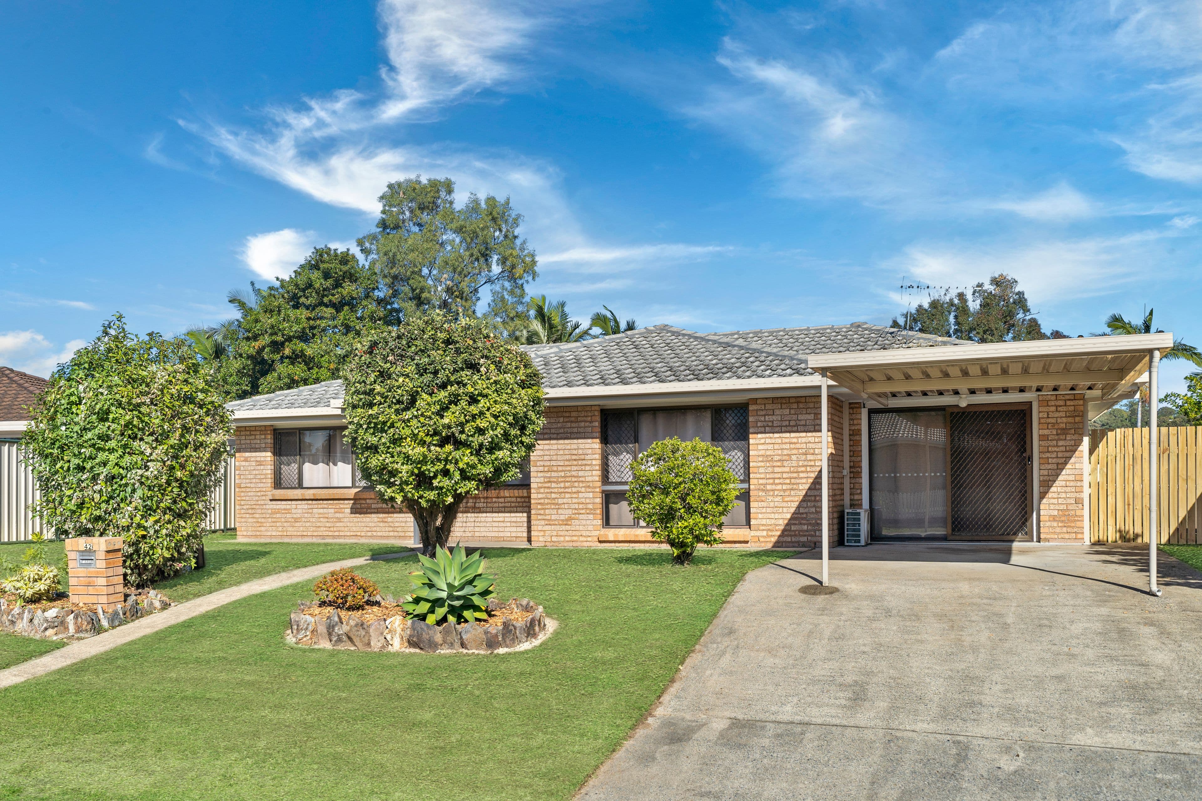 42 Glendevon Crescent, Mount Warren Park QLD 4207, Mount Warren Park - Thumbnail 3