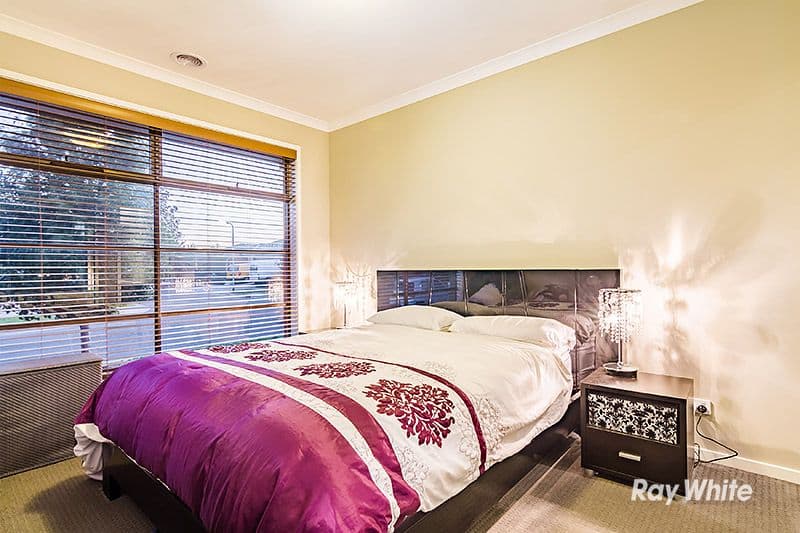 9 Falabela Road, Clyde North VIC 3978, Clyde North - Thumbnail 2