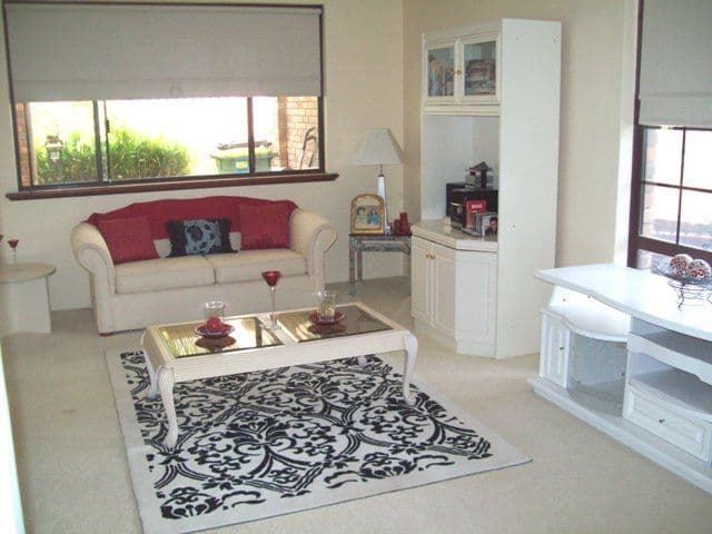 8 Hill Court, THORNLIE WA 6108, Thornlie - Thumbnail 2
