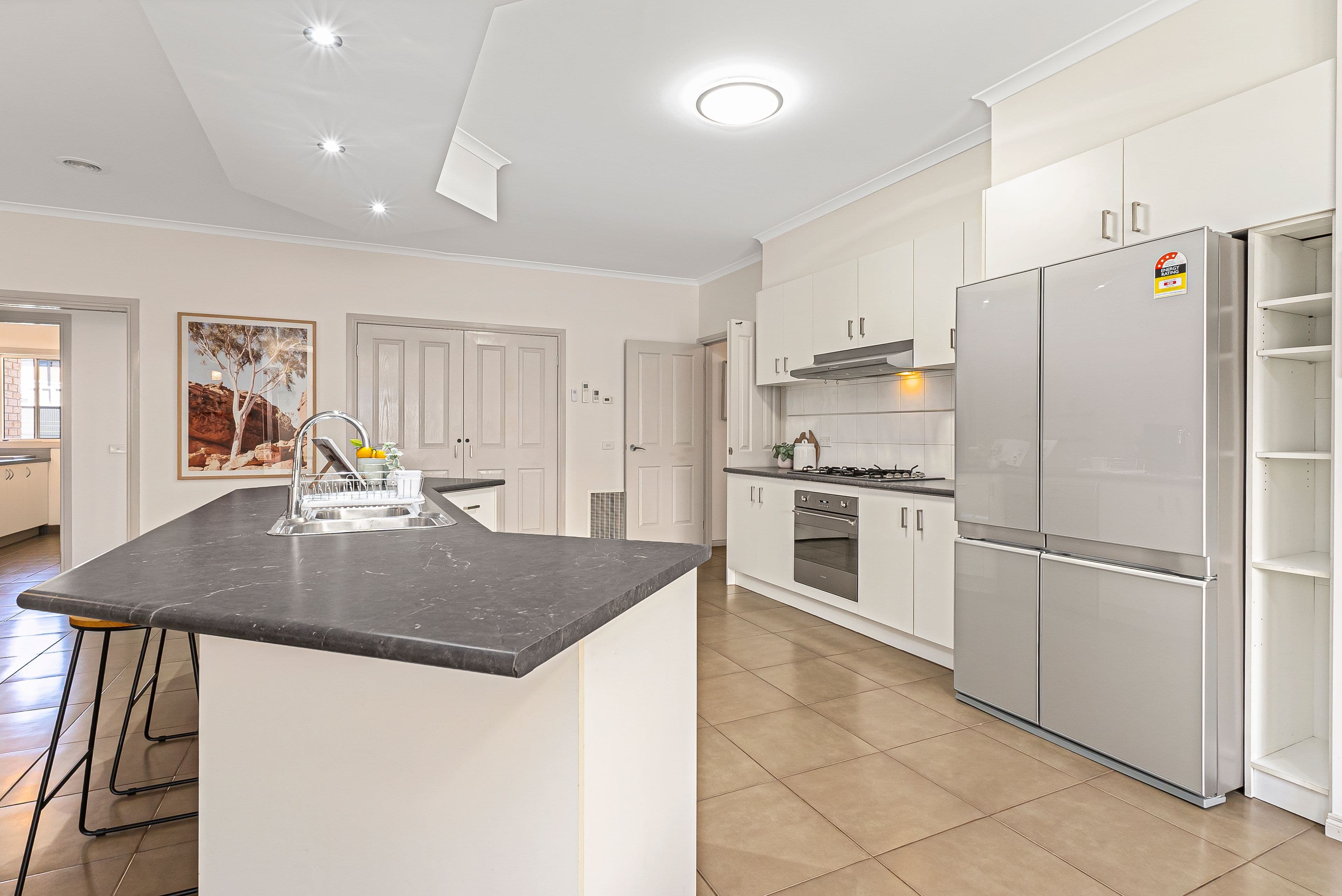 2 Macquarie Circuit, Pakenham VIC 3810, Pakenham - Thumbnail 3
