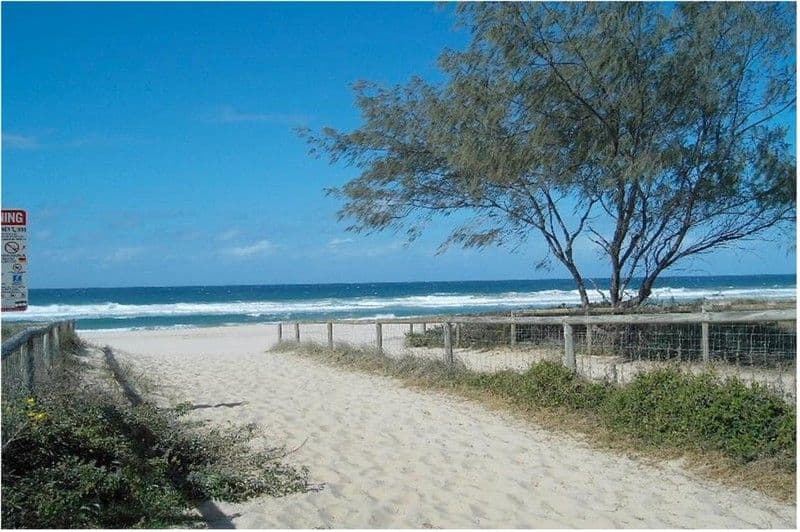 205 'Hi Ho Beach Apartments' 2 Queensland Avenue, BROADBEACH QLD 4218, Broadbeach - Thumbnail 2