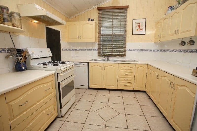 42 Stagpole Street, WEST END QLD 4810, West End - Thumbnail 2